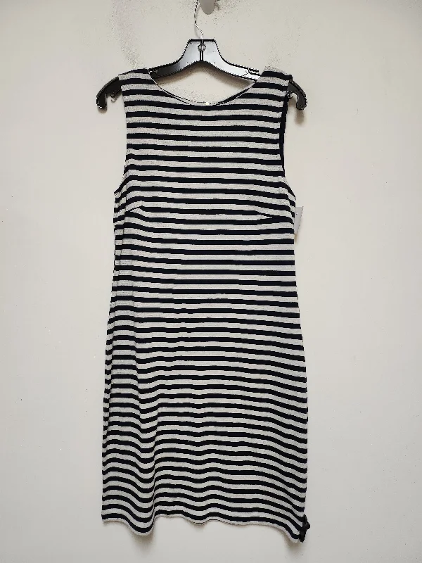 Dress Casual Short By Valerie Bertinelli In Striped Pattern, Size: L